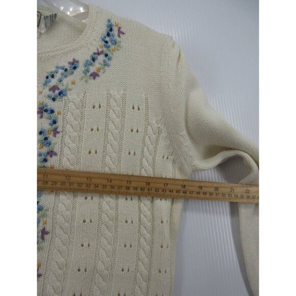 VGT LL Bean Sweater Medium Cream Cardigan Hand Embroidered Cottage - Picture 5 of 10